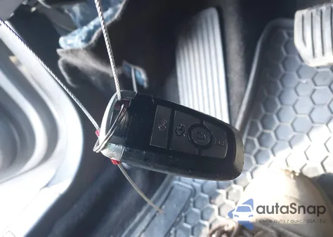 2018 Ford Fusion Hybrid Se z USA, uszkodzony, nr VIN 3FA6P0LU1JR132437